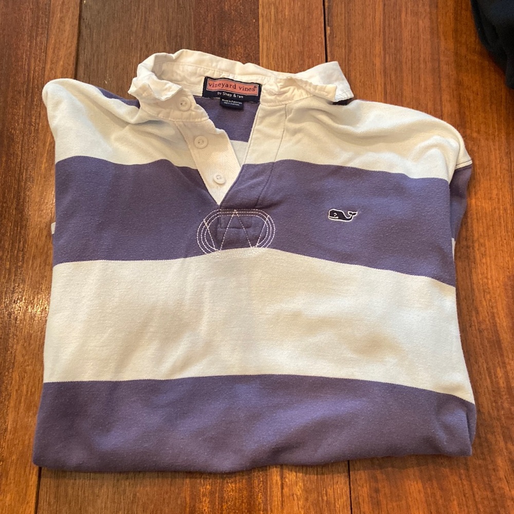 Vinyard vines button up shirt size medium